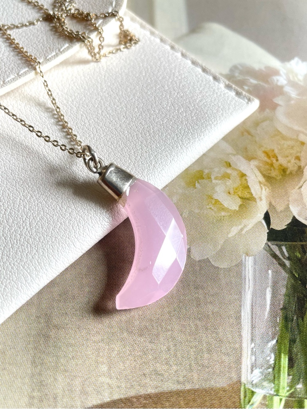 925 Silver Pendent!!Carved Rose Quartz Crescent🌜Pendent with chain!! Elegant💕